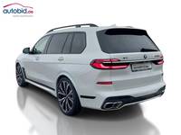 Vue de l’arrière gauche