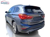 Vue de l’arrière gauche