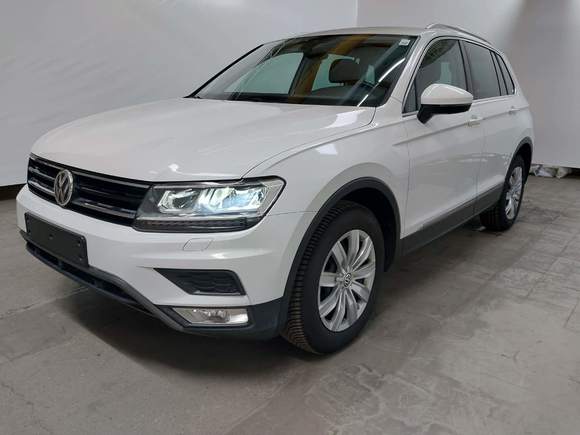 Skats no kreisās puses priekšā