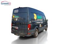 Skats no labās puses aizmugurē