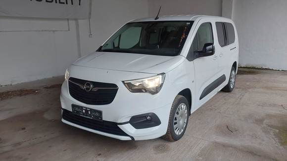 Vue de l’avant gauche