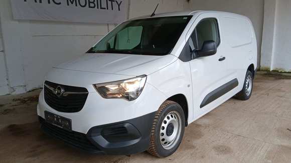 Vue de l’avant gauche