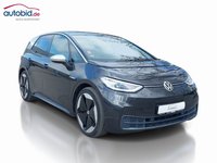 Skats no labās puses priekšā