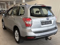 Vue de l’arrière gauche