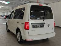 Vue de l’arrière gauche