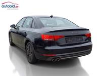 Skats no kreisās puses aizmugurē