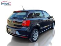 Skats no labās puses aizmugurē