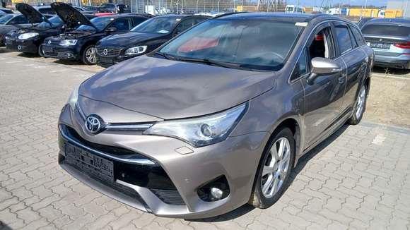 Pogled sprijeda lijevo