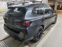 Pogled od pozadi desno