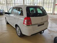 Widok z tyłu po stronie lewej