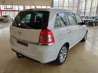 Widok z tyłu po stronie prawej