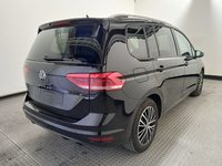 Skats no labās puses aizmugurē