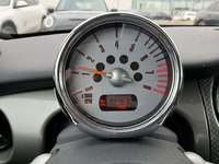 Pohled na přístrojovou desku