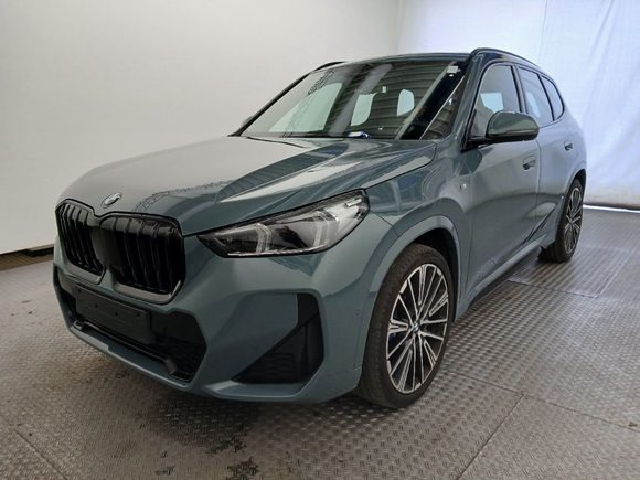 Pogled sprijeda lijevo