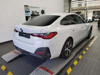 Skats no labās puses aizmugurē