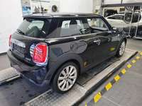 Skats no labās puses aizmugurē