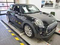 Skats no labās puses priekšā