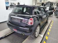 Skats no labās puses aizmugurē