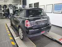 Skats no kreisās puses aizmugurē