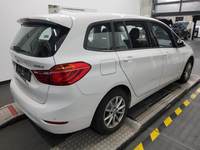 Skats no labās puses aizmugurē