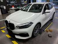 Pogled od napred levo