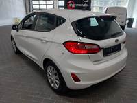 Vue de l’arrière gauche