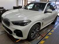 Skats no kreisās puses priekšā