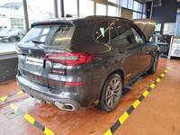 Вид сзади слева