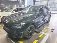 Pogled od napred levo