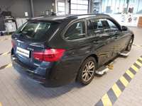 Pogled od pozadi desno