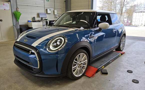 Вид спереди слева