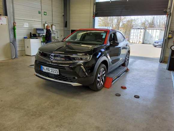 Вид спереди слева