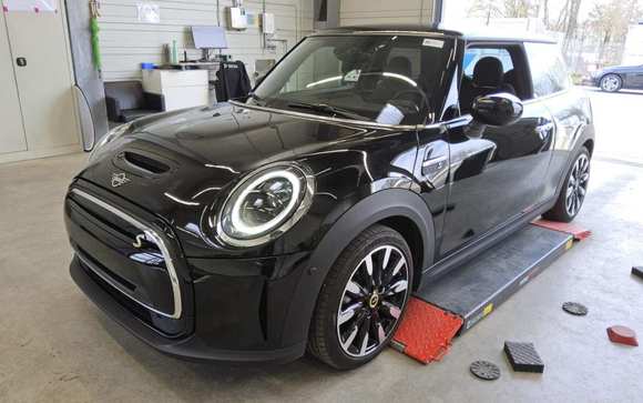 Вид спереди слева