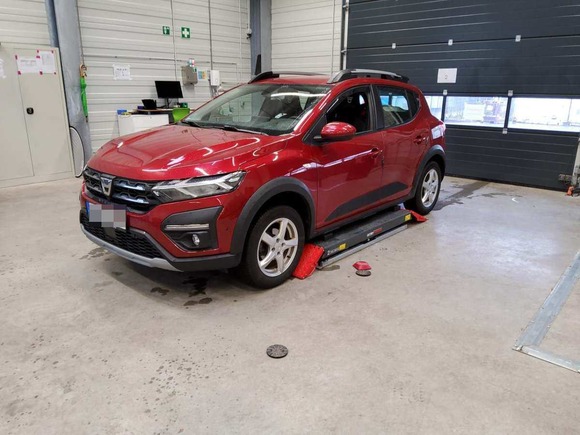 Вид спереди слева