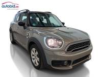 Pogled sprijeda desno