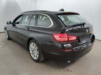 Vaade tagant vasakult