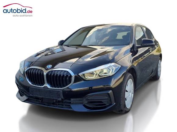 Skats no kreisās puses priekšā