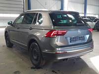 Vaade tagant vasakult