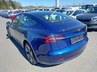 Vaade tagant vasakult