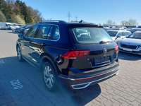 Vaade tagant vasakult