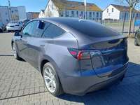 Vaade tagant vasakult