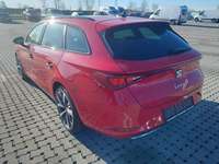 Vaade tagant vasakult