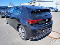 Vaade tagant vasakult