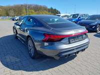 Vaade tagant vasakult