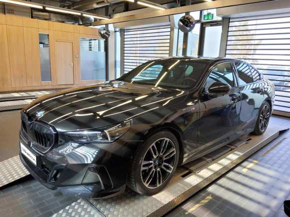 Náhled zpředu zleva