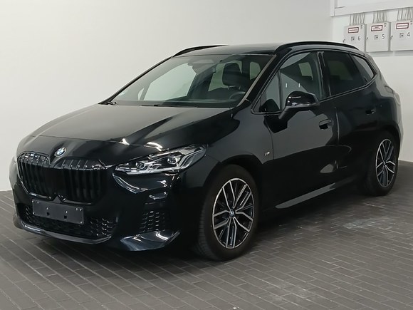 Pogled od napred levo