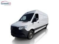 Skats no kreisās puses priekšā