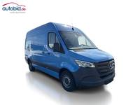 Skats no labās puses priekšā