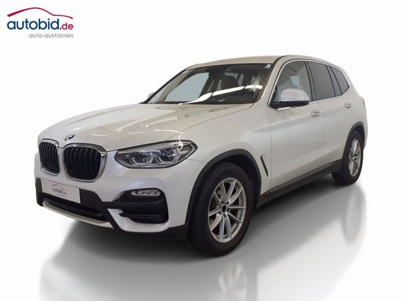 Skats no kreisās puses priekšā