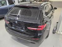 Pogled od pozadi desno